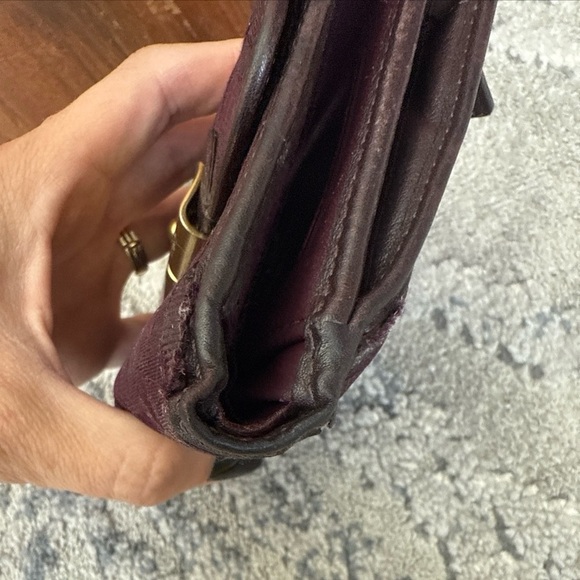 COACH Bifold Wallet Signature C Logo Purple Shimmer Flaws - Picture 3 of 12